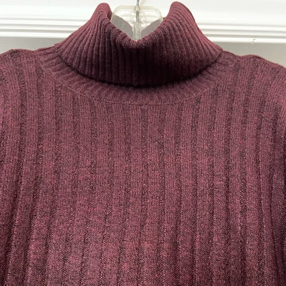 CLEARANCE Women’s Turtleneck Balloon-Sleeve Sweater Size Large - Picture 9 of 9